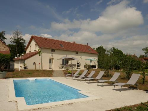 Louroux-Hodement House | Séjour détente avec piscine privée, activités variées et confort moderne en Auvergne - FR-1-489-455