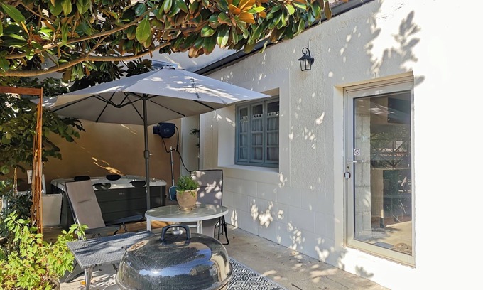 Le Bugue House | Séjournez au Gîte Üros: Terrasse Avec Spa, Parking Privé, Proche des Sites