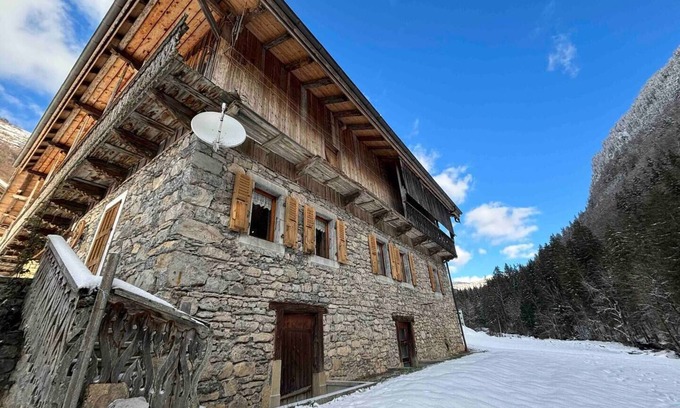 Montriond Ski Chalet | Séjournez Dans Cette Authentique Ferme Récemment Rénovée