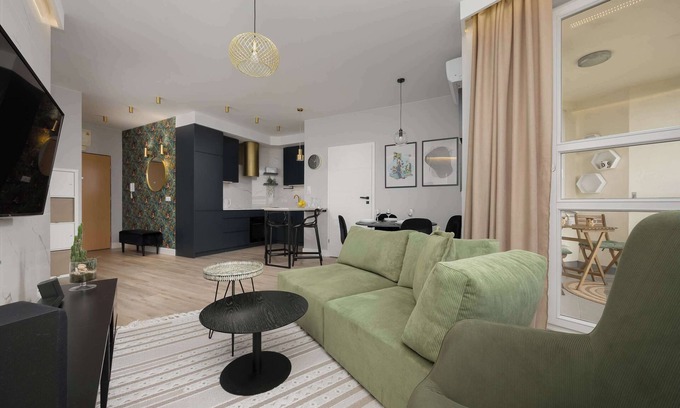 Muranow Apartment | Słomińskiego 5 | Warsaw | Spacious Apartment | Air conditioning