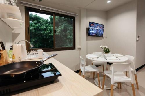 Bang Rak Apartment | S3 Silom26 · S3 Silom central, large room, full kitchen, WIFI,