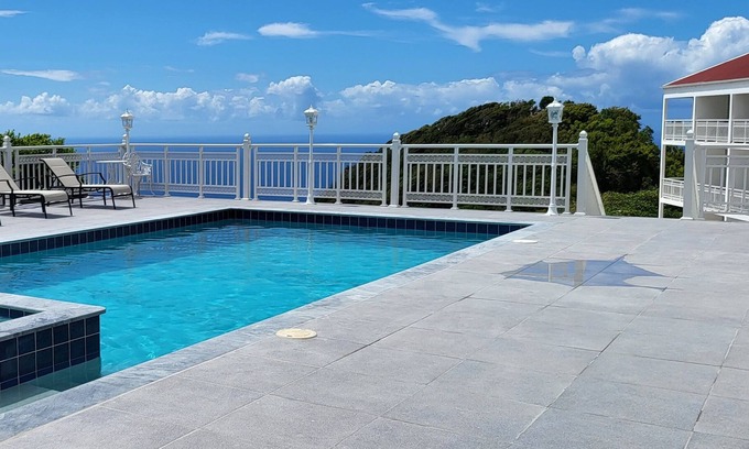 Windward Side Hotel | Saba Arawak Hotel