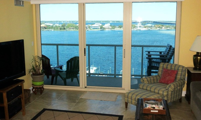 Villa Sabine Condo | Sabine Yacht & Racquet Club 2/2 Condo- beautiful Gulf and Bay views!