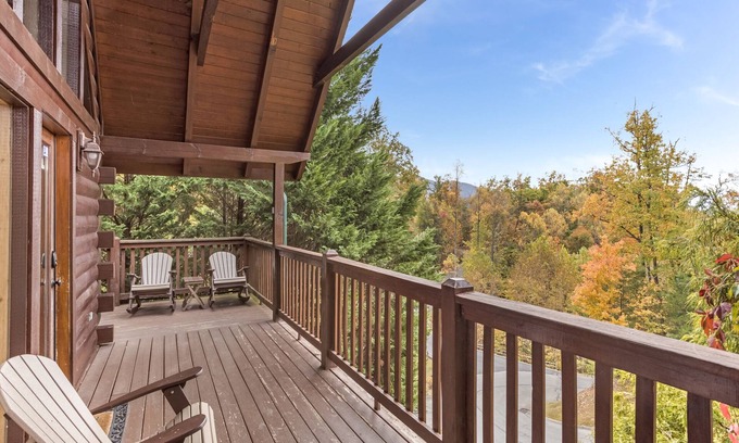Black Bear Falls Cabin | Saddle Ridge | Pet Friendly, Hot Tub, Pool Table!