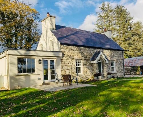Lecemy House | Sadie’s Rose Cottage