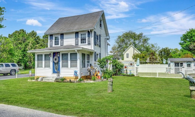 Chincoteague Cottage | Safe Harbor on Chincoteague Island!
