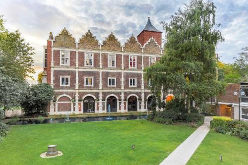 Holland Park Hostel | Safestay London Kensington Holland Park