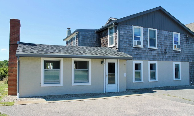 Sagamore Beach Cottage | Sagamore Beach large group rental across from private beach!