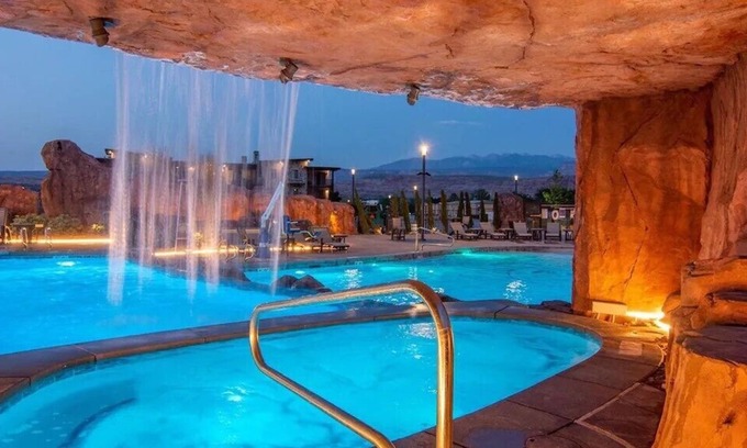 Moab South Valley Condo | *Sage Creek Resort* Moab Condo C7 | Pool&Hot Tubs!
