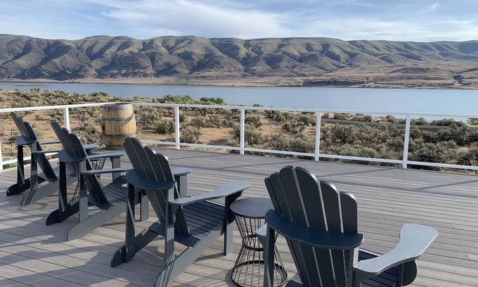Desert Aire House | Sage House in the Aire Desert