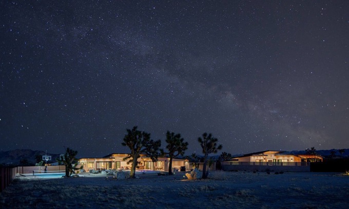 Yucca Valley House | Sage & Sand | Tulum Retreat w 2 Pools & Pickleball