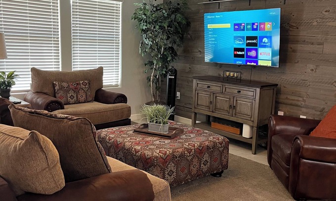 Tucson House | Saguaro Bloom Beauty