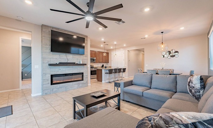 Sahuarita House | Saguaro Heaven, Charming 4-bedroom + sleeping sofa, WiFi,AC in Sahuarita AZ