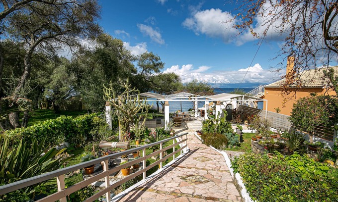 Notos House | Sailors Luxury Cottage