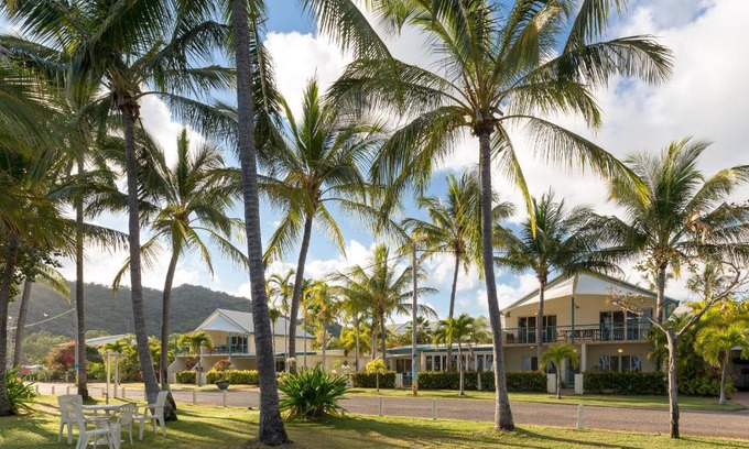 Horseshoe Bay Apartment | Sails On Horseshoe