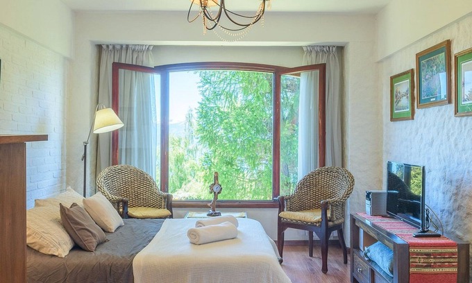 Belgrano House | Saint Moritz Bariloche. Mtn and Lake Views.