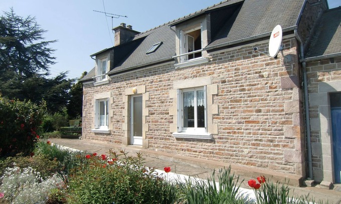 Plouezec House | Saint-Paul house with beautiful land near quiet beaches