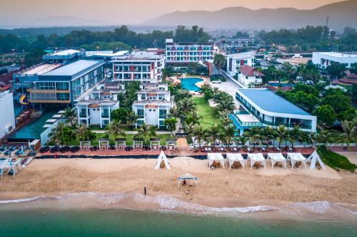 Khlong Khut Hotel | Saint Tropez Beach Hotel