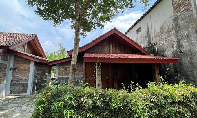 Mendut Hostel | Saka Homestay Boutique & Cafe
