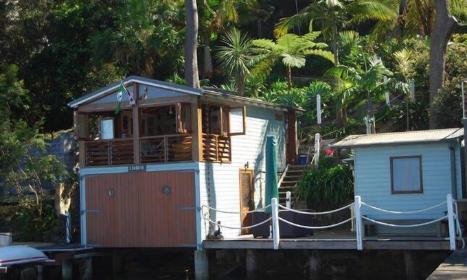 Clareville Hotel | Salacia - Boat House