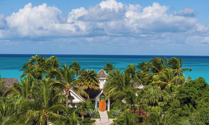 Grace Bay Villa | Salacia - Breathtaking luxurious 9 Bedroom Villas