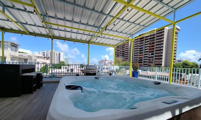 Sagrado Corazon House | Saldana Townhouse Rooftop