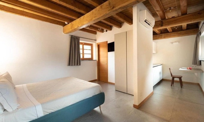 Cori Hostel | Salmanazar Superior King Room