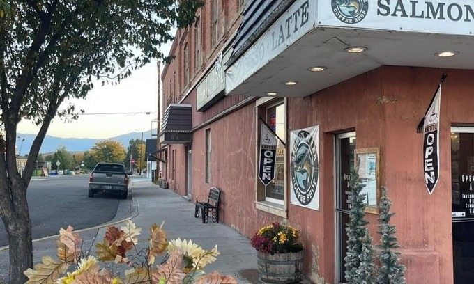 Salmon Hotel | Salmon River Inn