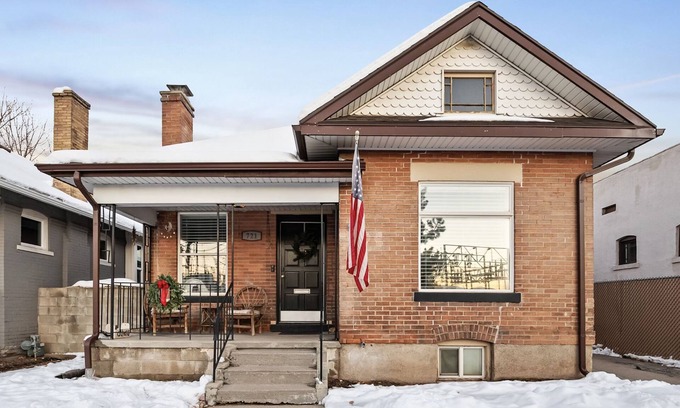 Downtown Salt Lake City House | Salt City Cottage in the heart of Downtown! Pet-Friendly