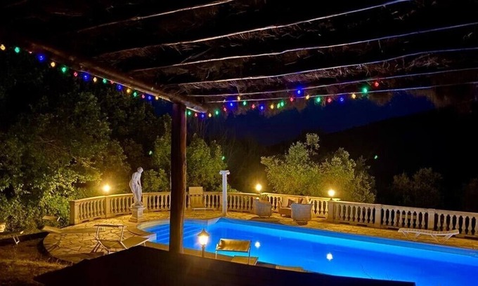 Caprese Michelangelo Villa | Salt Water Pool, Spectacular Scenery, Mountain View