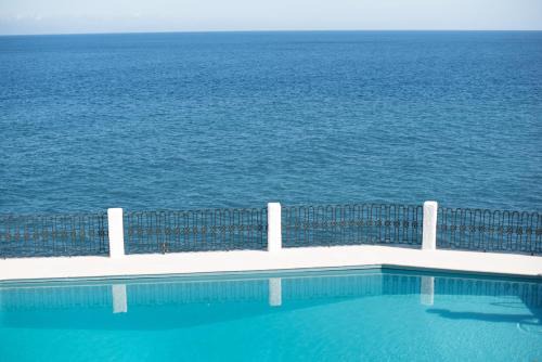 Santa Cruz House | Salt Water Villa
