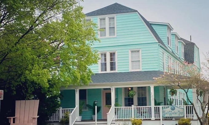 Wall Hotel | Saltwater Inn
