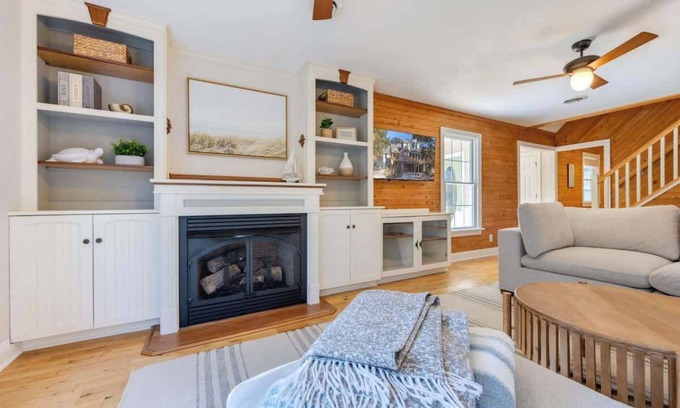 Duck House | Saltwater Pool and 5Min Walk to the Beach!