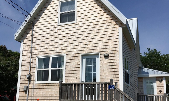 North Rustico Cottage | Salty Sunrise