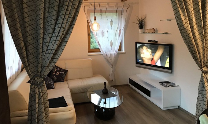 Adnet Apartment | Salzburg, hiking, balcony, garden, W-Lan, Salzburg, 4 people horses bathing lake, central,