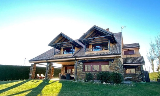 Riaza Cottage | San Benito The House of my Grandparents for 15 people