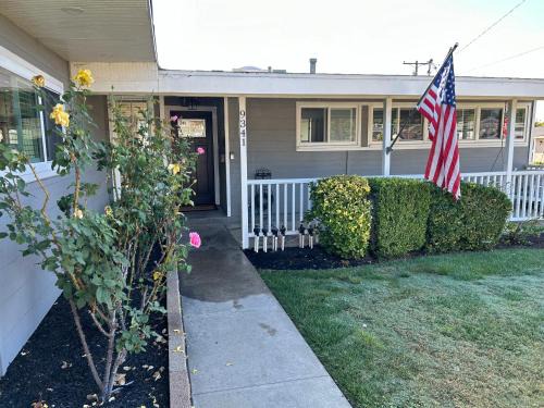 Serra Mesa House | San Diego Homestay Master room