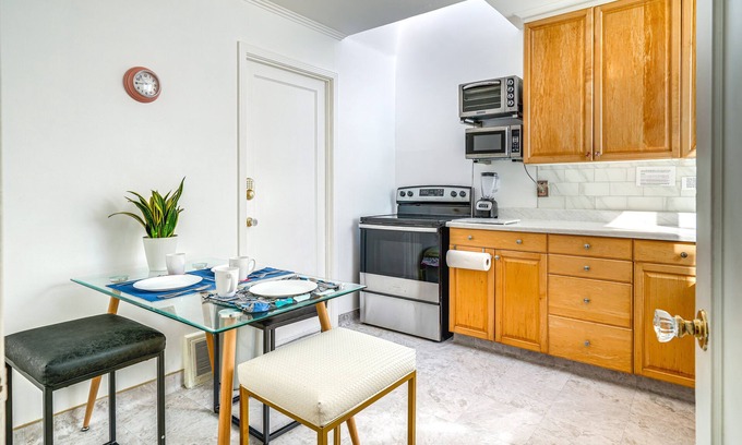 Sunset District House | San Francisco Home ~ 1 Mi to Golden Gate Park!