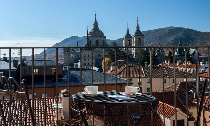 San Lorenzo de El Escorial House | San Lorenzo Suites