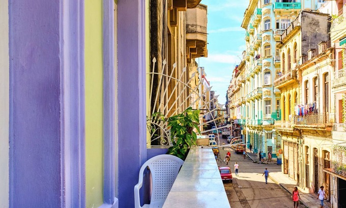Centro Havana Bed & Breakfast | San Nicolas 215