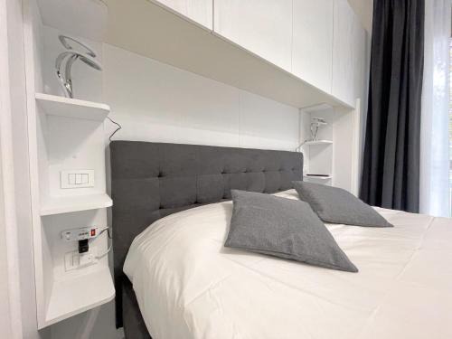 Vimodrone Apartment | San Raffaele's House