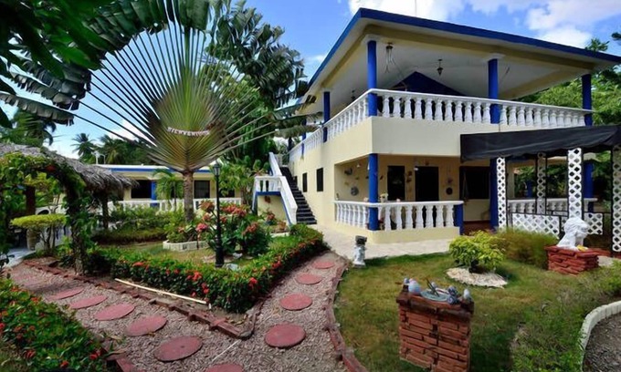 Tamboril House | SANA El Jardin Secreto Guest House sleeps 10