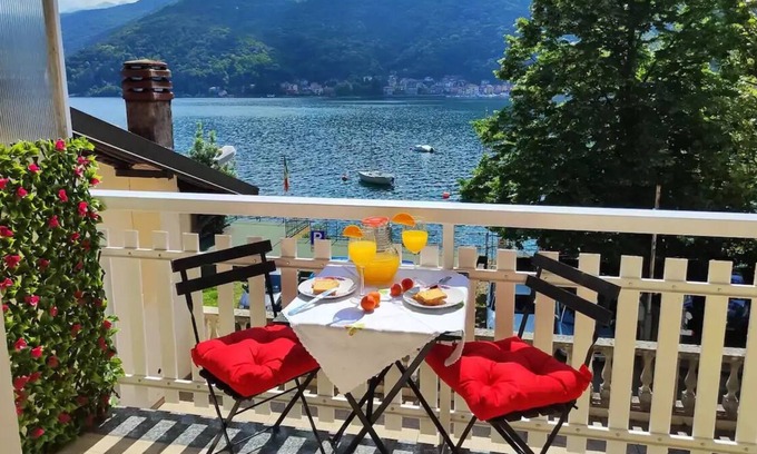 Porto Ceresio Apartment | Sanctuary on Lake Lugano in Porto Ceresio