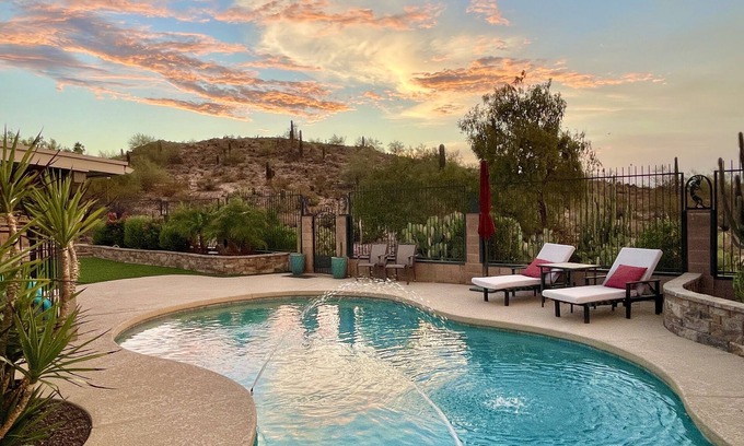 Heritage Heights House | SANCTUARY ON THE MOUNTAIN- A central city, desert view, heated pool, gem.