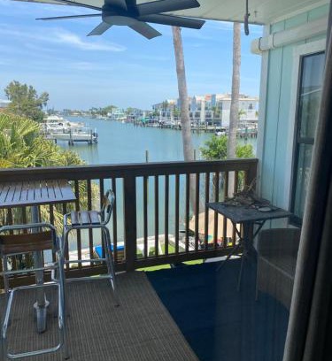 Redington Shores Hotel | Sand Vista Vacation Hotel