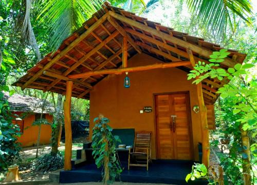 Udawalawa Hotel | Sandalwood Cottage