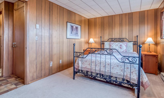 Seal Rock House | Sandalwood