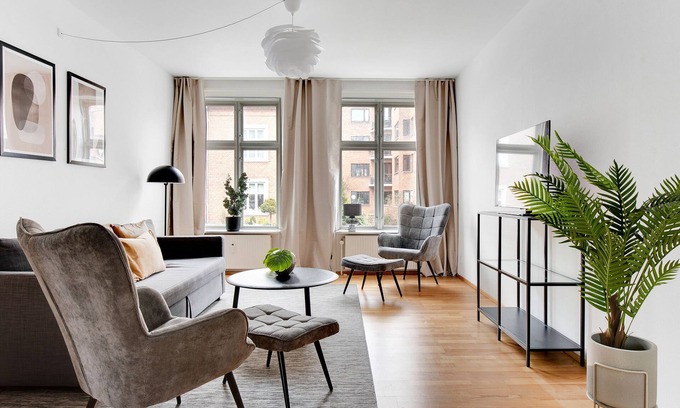 Frederiksberg Apartment | Sanders Constantin - Chic 2-Bdr Apt with Balcony