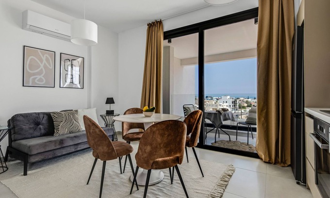 Agios Athanasios Apartment | Sanders Elgio - Charming Studio with Balcony
