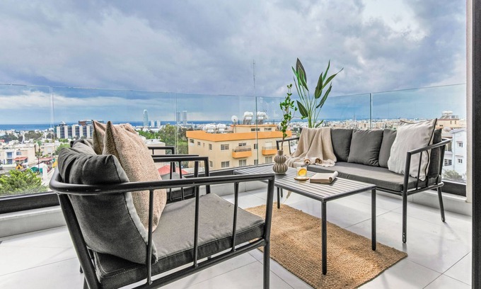 Agios Athanasios Apartment | Sanders Only - Cute 2-Bdr Apt with Balcony